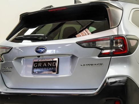 Used 2022 Subaru Outback Premium AWD/4WD image 12