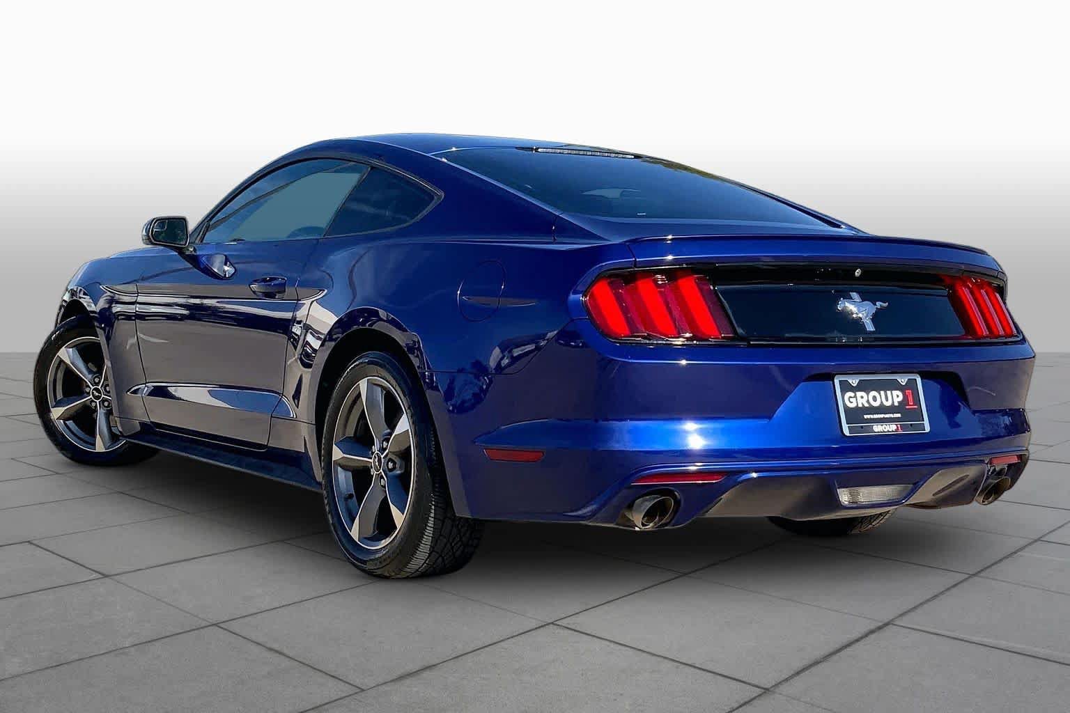 Used 2016 Ford Mustang Coupe w/ Equipment Group 051A RWD image 11
