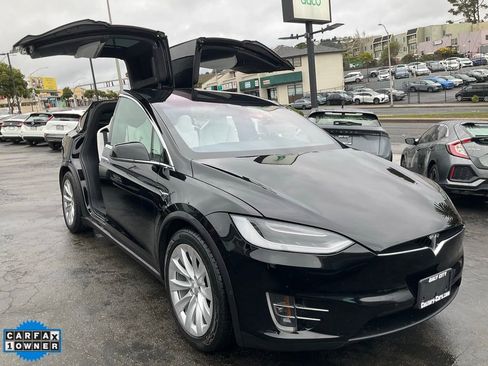 Used 2018 Tesla Model X 75D image 66