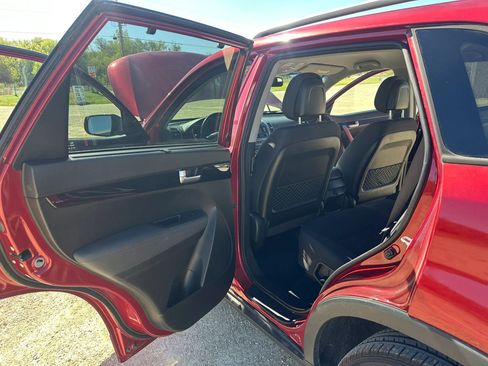 Used 2014 Kia Sorento LX AWD/4WD image 10