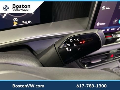 New 2026 Volkswagen Tiguan SE R-Line image 18