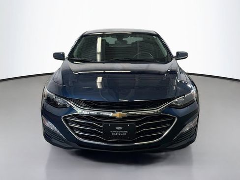 Used 2019 Chevrolet Malibu LT FWD image 2