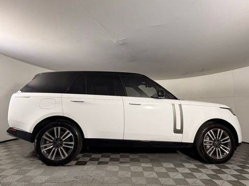 New 2025 Land Rover Range Rover SE AWD/4WD image 9