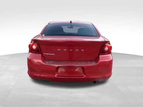 Used 2013 Dodge Avenger SE image 4