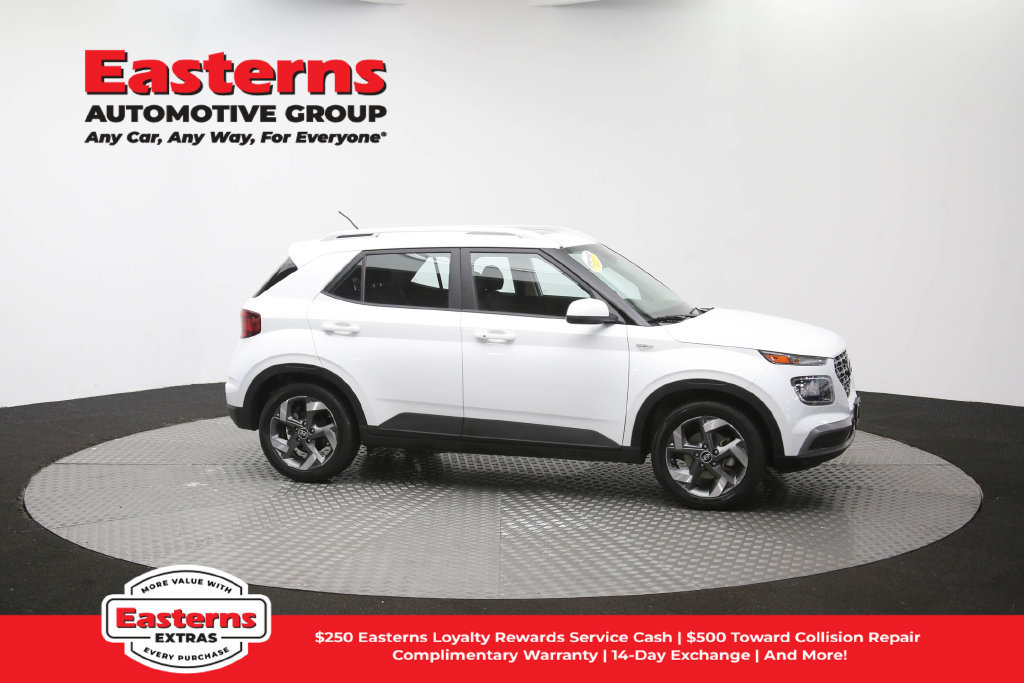 Used 2025 Hyundai Venue SEL FWD image 50