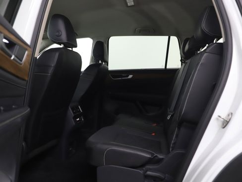 Used 2025 Volkswagen Atlas SE AWD/4WD image 21