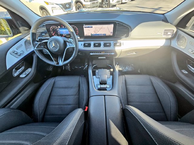 Certified 2026 Mercedes-Benz GLS 450 4MATIC image 32