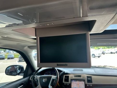 Used 2007 Cadillac Escalade EXT w/ Information Package AWD/4WD image 28