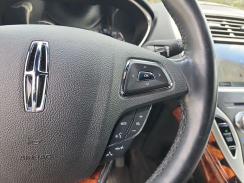 Used 2018 Lincoln MKX Reserve w/ Lincoln MKX Climate Package FWD image 30