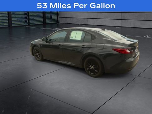 Used 2025 Toyota Camry LE FWD image 6