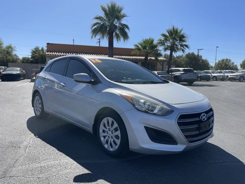 Used 2016 Hyundai Elantra GT FWD image 7