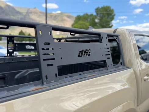 Used 2018 Toyota Tacoma TRD Sport w/ Technology Package AWD/4WD image 16