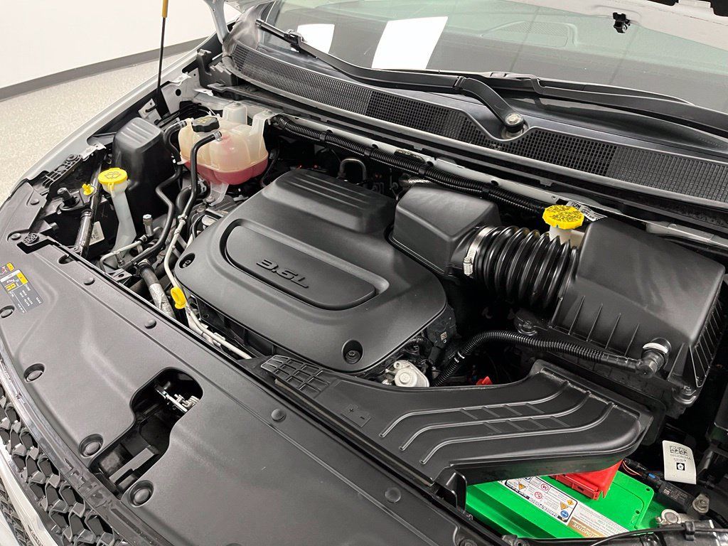 Used 2024 Chrysler Pacifica Touring-L FWD image 64