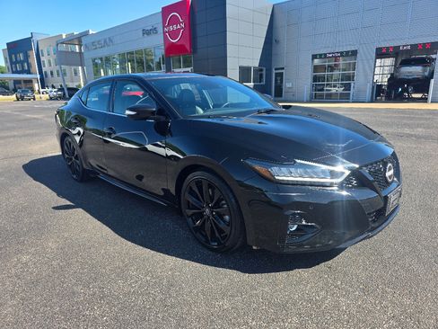 Used 2023 Nissan Maxima SR w/ Sport Mat Group FWD image 1