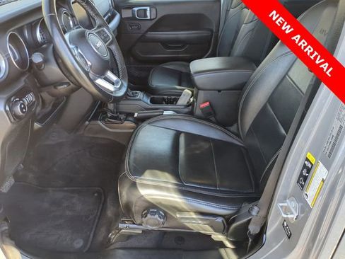 Used 2022 Jeep Gladiator Overland w/ Dual Top Group image 16