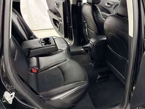 Used 2019 Jeep Compass Limited image 27