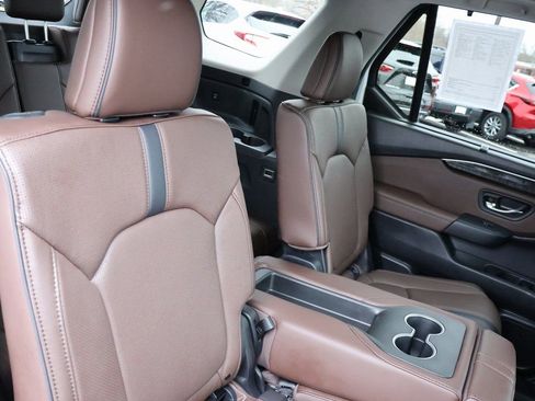 Certified 2025 Honda Pilot Elite image 12