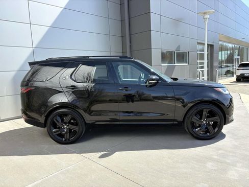 Used 2025 Land Rover Discovery Metropolitan Edition AWD/4WD image 4