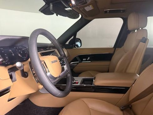 Used 2025 Land Rover Range Rover Long Wheelbase SE image 36