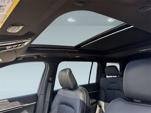 New 2025 Jeep Grand Cherokee L Limited w/ Luxury Tech Group II image 13