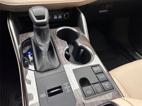 Used 2025 Toyota Highlander Limited image 25