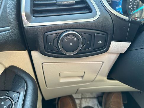 Used 2015 Ford Edge Titanium image 28