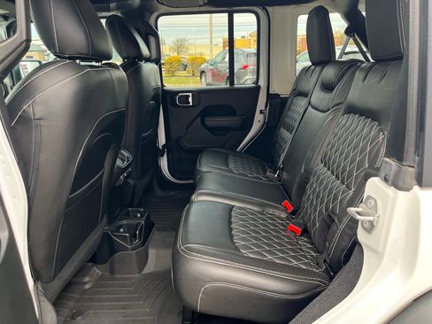 Used 2018 Jeep Wrangler Unlimited Sport S image 24