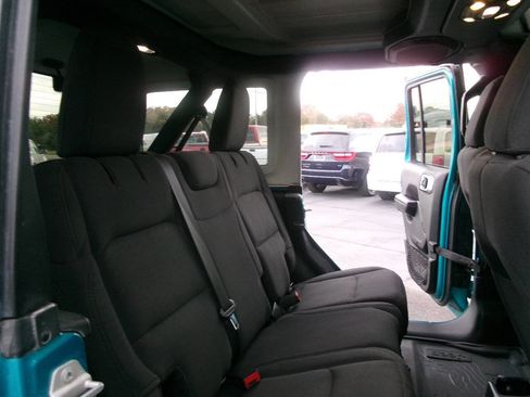 Used 2019 Jeep Wrangler Unlimited Sport S image 17