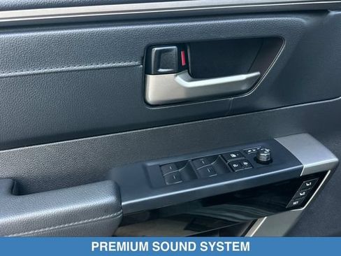 Used 2025 Toyota Tundra Limited AWD/4WD image 12