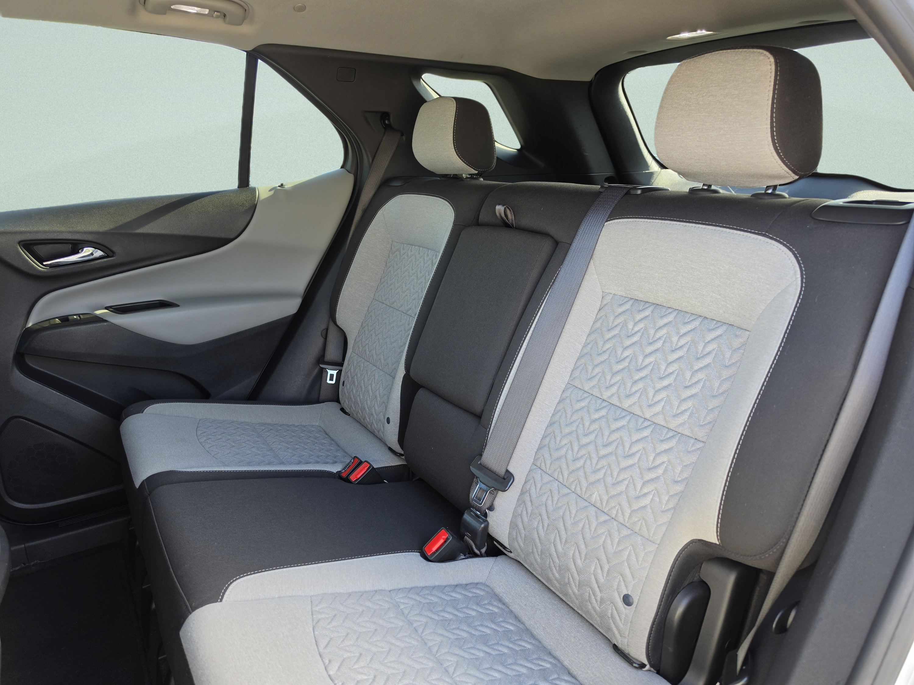 Used 2024 Chevrolet Equinox LT FWD image 23