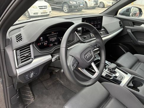 Used 2025 Audi Q5 2.0T Premium w/ Convenience Plus Package AWD/4WD image 8