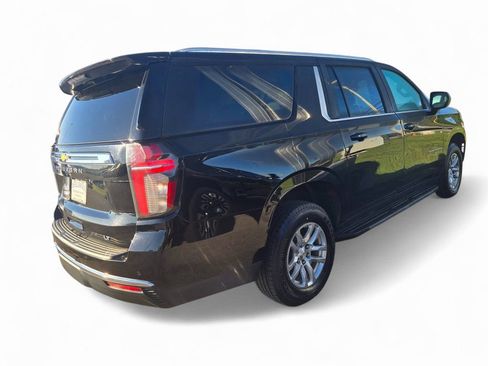 Used 2021 Chevrolet Suburban LT image 4