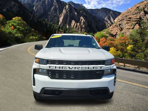 Used 2019 Chevrolet Silverado 1500 Custom w/ Custom Value Package AWD/4WD image 6