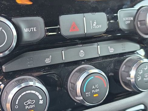 Used 2025 RAM 1500 Big Horn AWD/4WD image 39