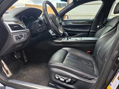 Used 2019 BMW 750i xDrive w/ Executive Package image 13