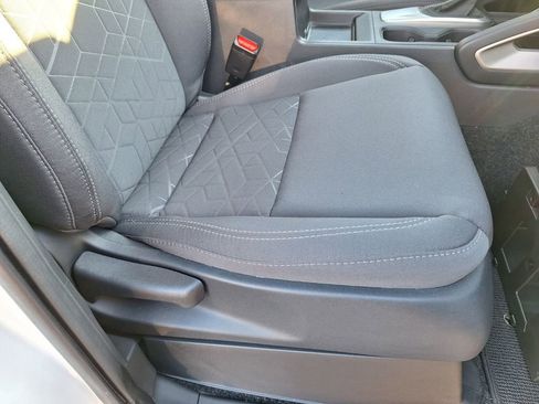 Used 2025 Nissan Frontier SV image 26