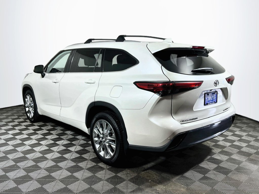 Certified 2021 Toyota Highlander Limited AWD/4WD image 5
