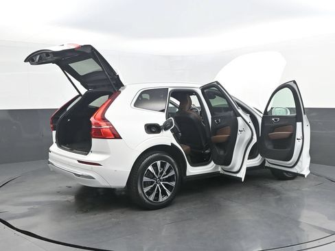 Certified 2023 Volvo XC60 B5 Plus w/ Climate Package FWD image 39