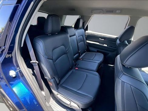 New 2026 Nissan Pathfinder SL FWD image 10
