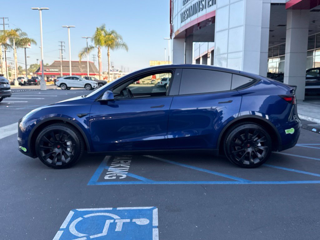 Used 2023 Tesla Model Y Long Range AWD/4WD image 5