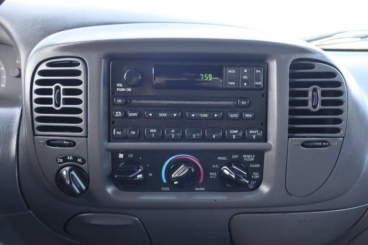 Used 2002 Ford F150 XLT AWD/4WD image 34