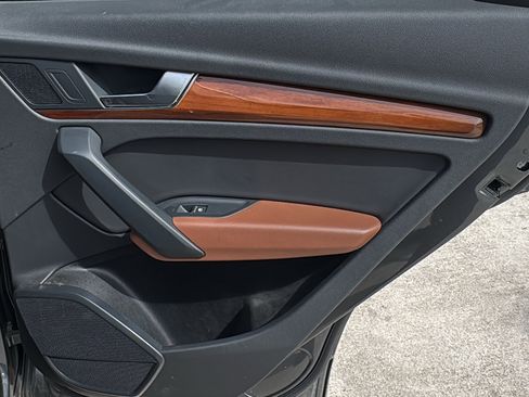 Used 2023 Audi Q5 2.0T Premium w/ Convenience Package image 27