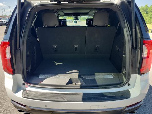 Certified 2025 GMC Yukon AT4 Ultimate AWD/4WD image 12