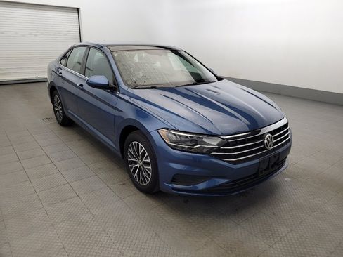 Used 2019 Volkswagen Jetta SE w/ Cold Weather Package FWD image 13