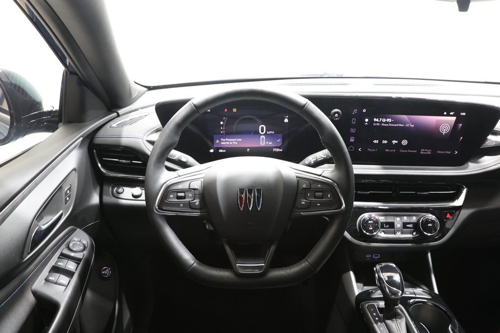 Used 2025 Buick Envista Sport Touring w/ Convenience I Package FWD image 14