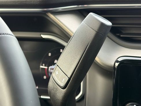 New 2026 GMC Sierra 3500 Denali w/ Denali Reserve Package image 18