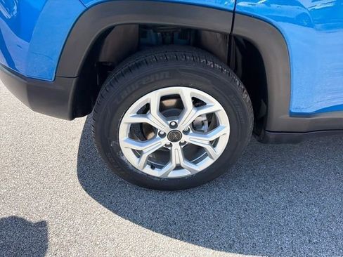 Used 2025 Jeep Compass Latitude AWD/4WD image 41