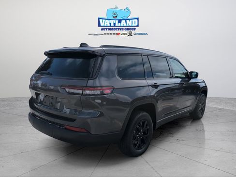 New 2025 Jeep Grand Cherokee L Altitude image 8
