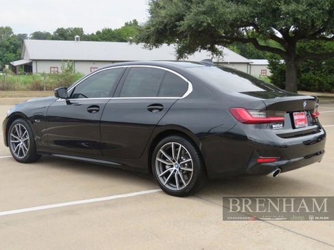 Used 2022 BMW 330e image 3