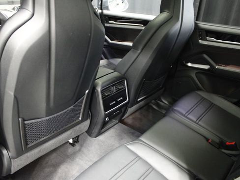New 2026 Porsche Cayenne E-Hybrid AWD/4WD image 45